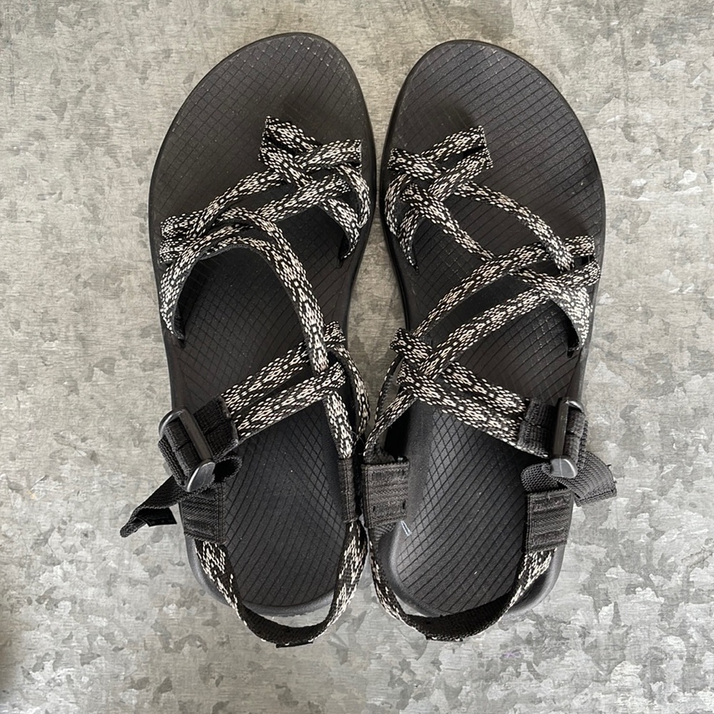 Women’s Chacos, size 8, black and white